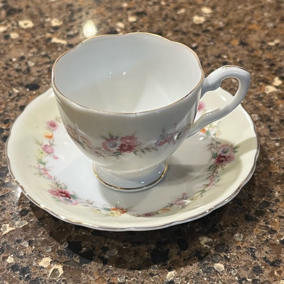 Cherry China tea cup and saucer🌷Antique - Picture 3 of 4